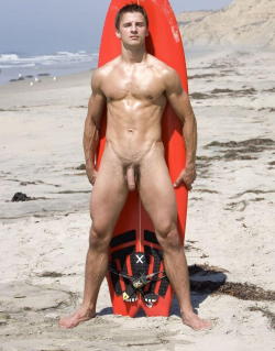 Barebearbare:  Alanh-Me:    Follow All Things Gay, Naturist And “ Eye Catching