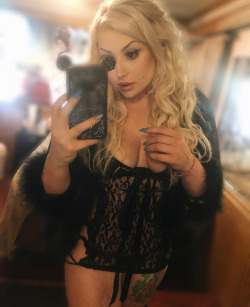 stripper-locker-room:  https://www.instagram.com/intheteachesofpeaches/