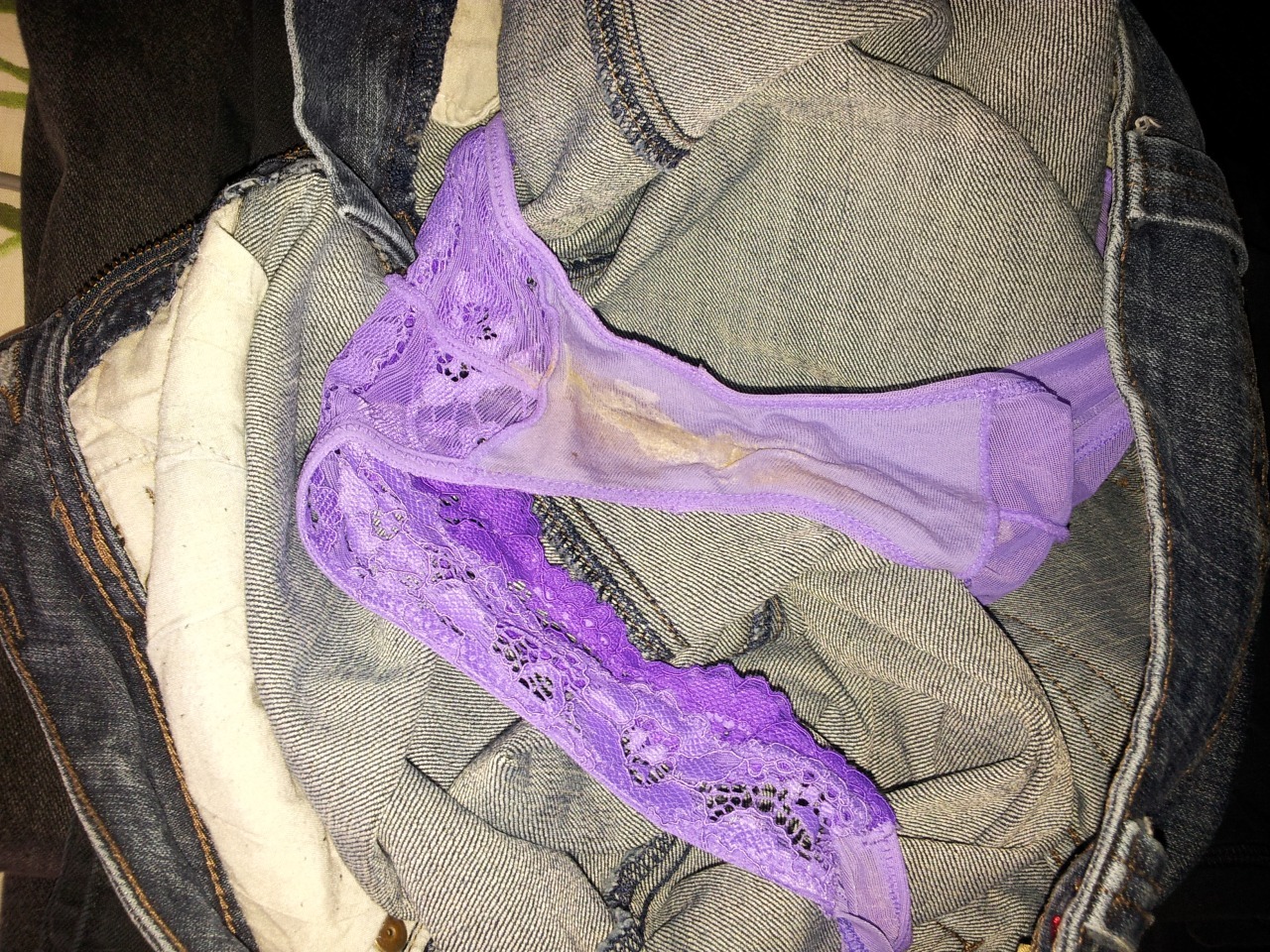bjpantysniffer:  I love dirty panties. 