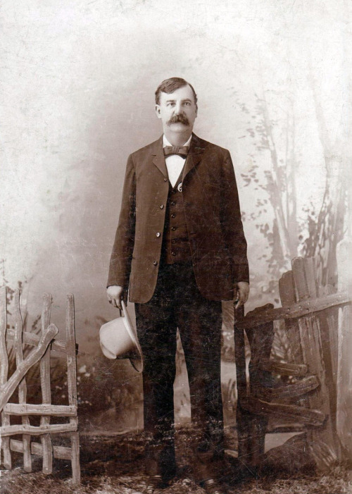 Henry Andrew “Heck” Thomas (January 3, 1850 – August 14, 1912) was a lawman on the Ameri