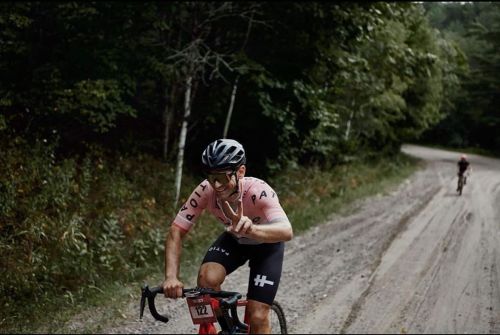 collectifparleecycles:Gravel dreaming on this snowy day. @nic_latrick riding last summer’s @bigredgr