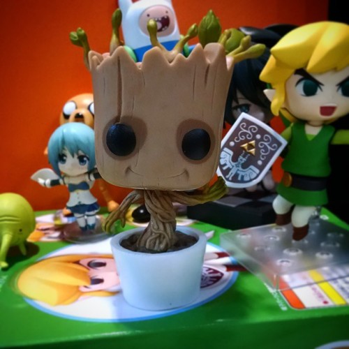 El nuevo amiguito en mi escritorio #groot #GuardiansOfTheGalaxy #guardianesdelagalaxia #toy #juguet