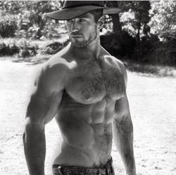 retro-men-by-dogboy:  Tim James Perry  Photo by Paul Freeman 