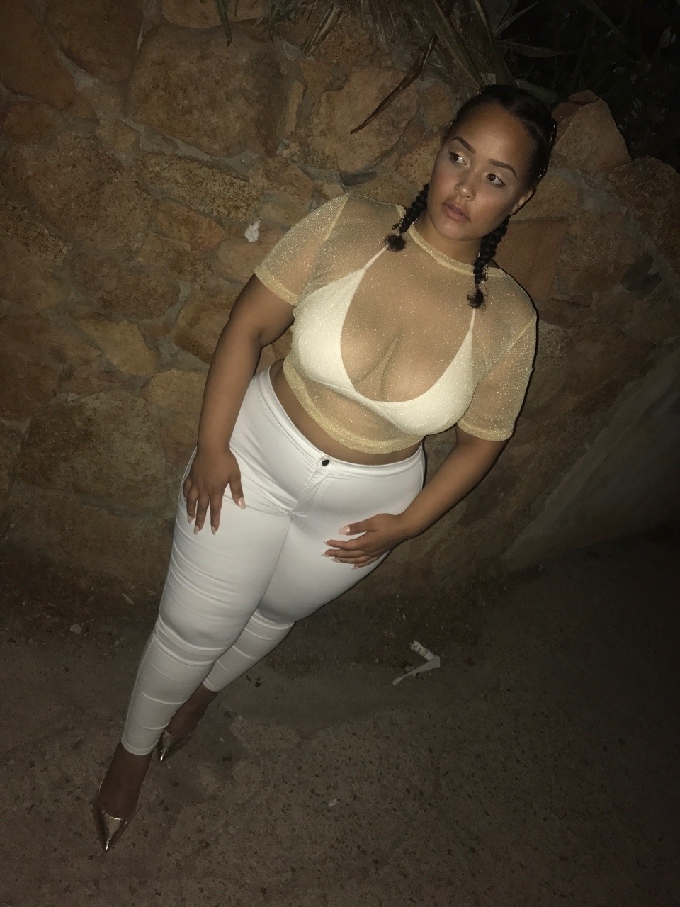 thereal-natalie:  Out here shining… Dodging those magpies 👀