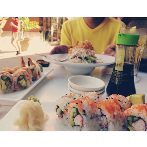 makeupjunkie909: Lunch date! #sushi