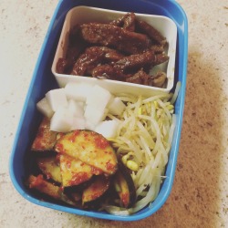 bentonerd:  7.11.16  Korean themed bento!  -stir fried beef (made w/ soy sauce/mirin/fish sauce/lil honey/gochuguamg) -pickled daikon radish -soy bean sprouts  -cucumber and gochugaru   like