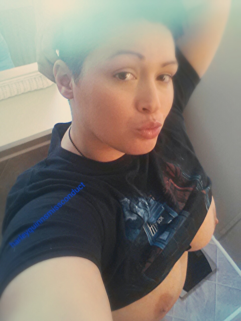 harleyquinnsmissconduct:  Bigger on the inside….Tshirt Titty Tuesday… Reblog