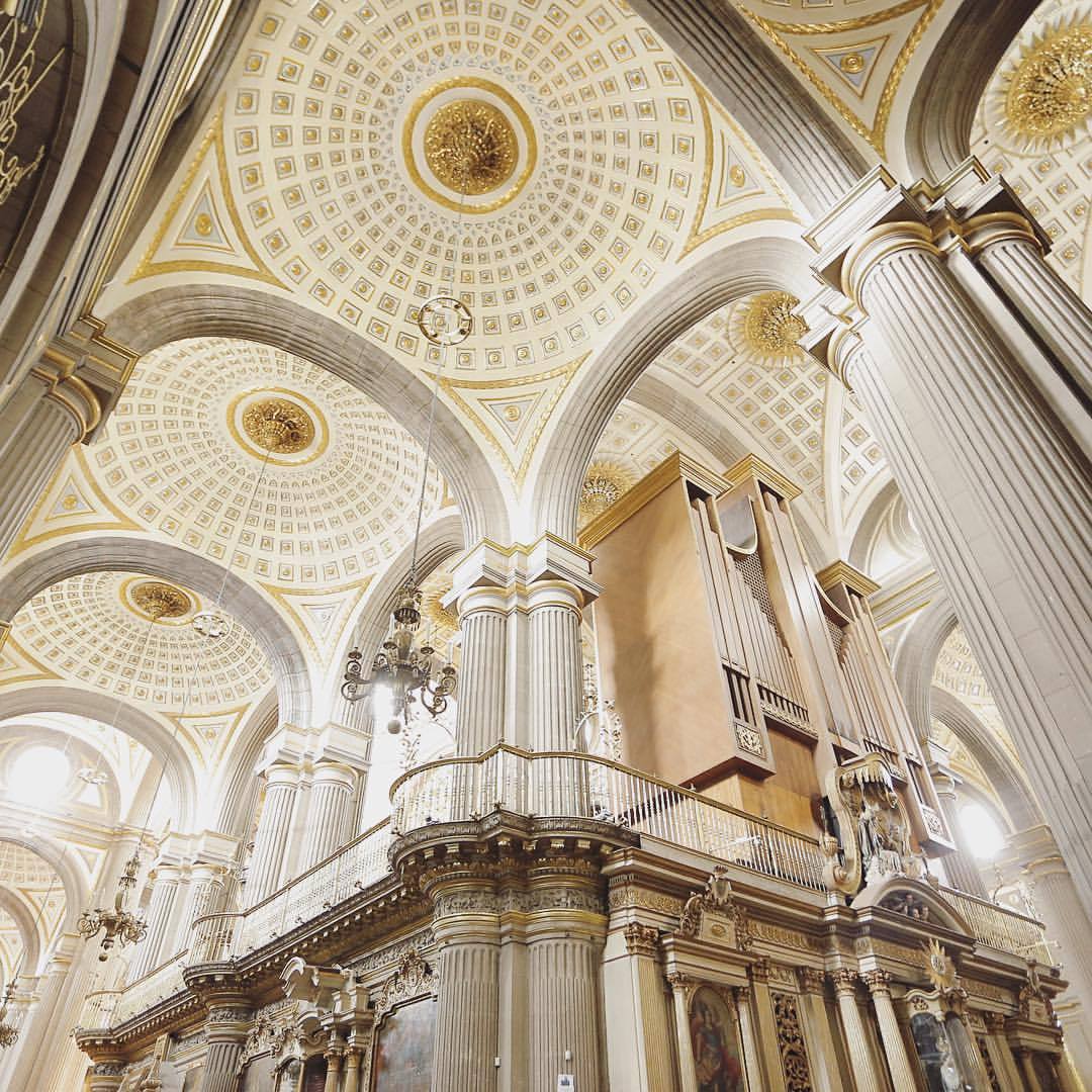 salvador8a:  “#catedral”  Inside the main cathedral in #Puebla.  #church #Catholic