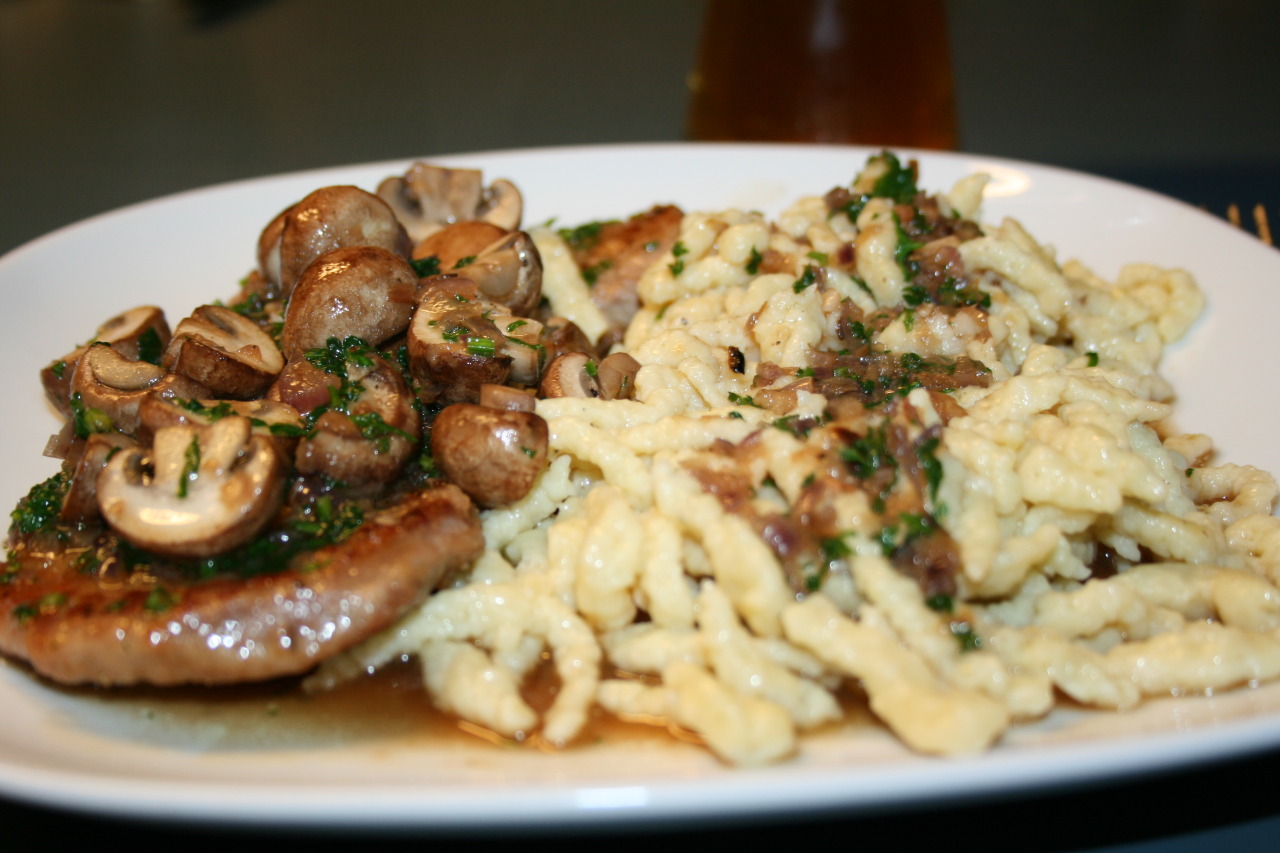 lao-lao:  Jägerschnitzel mit Spätzle 