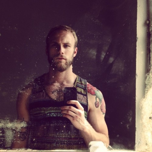 ifuckrainbows:  (via TumbleOn)