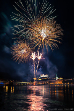 lovenaturewildlife:  Astonishing Landscapes: Nature and City Bratislava - Slovakia (von Miroslav Petrasko (hdrshooter.com)) via Tumblr 