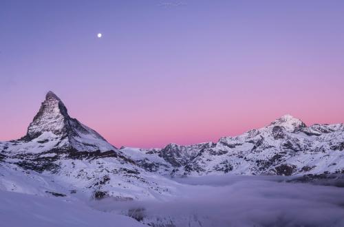 oneshotolive:  Alpenglow at the Matterhorn, Switzerland by Serge Skiba [OC] [4500 x 2967] 📷: Skiserge1 