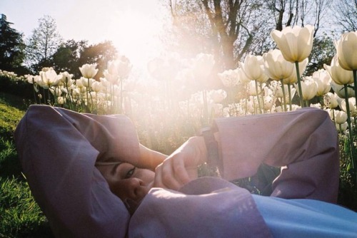 @bertapfirsich shinning with the white tulips last spring ✨✨ (en En Montjuic)