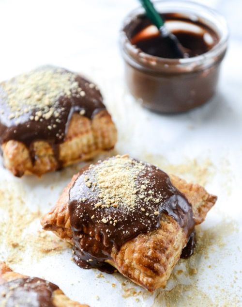 Porn photo foodiebliss:  Nutella S'mores Puff Pastry