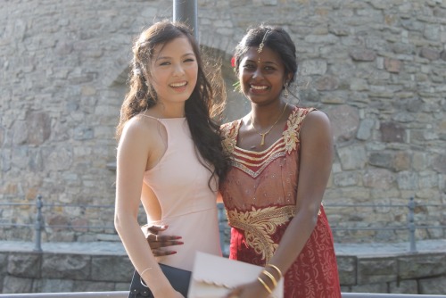 laksanab:Senior prom with my favourite people ❤️