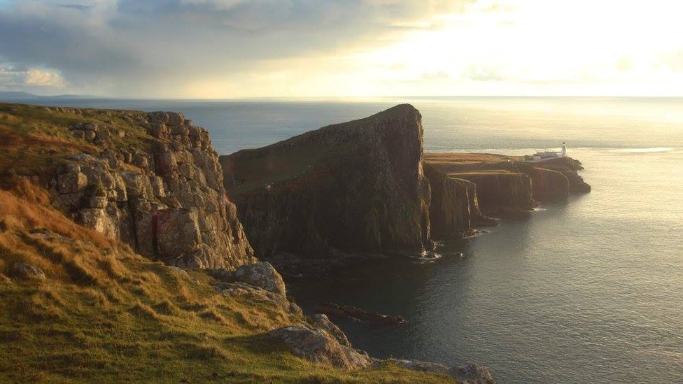 phroyd:  Isle of Skye, Scotland  in a great shot by Michael Bain via BBC  Phroyd