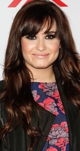 diva-demi-lovato:  Franja *u*