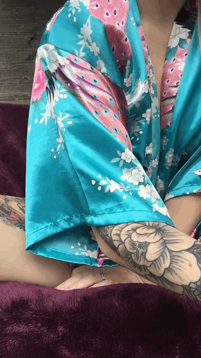 lost-lil-kitty:I had my afternoon tea outside today and some naughty fun on My Snapchat. 