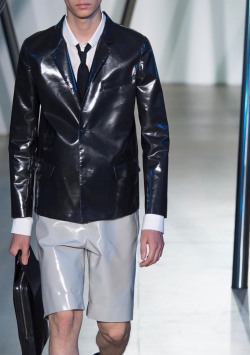 monsieurcouture:  monsieurcouture:  Jil Sander S/S 2016 Menswear Milan Fashion Week  MONSIEURCOUTURE