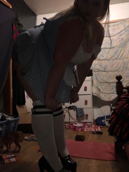 bigbeautifulbombshell87:  Playing dress up!