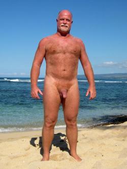 wineman69: dfwgaydad:  Some of the things I likeFollow me at https://dfwgaydad.tumblr.com  Sex on the beach 