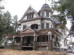 whitedogblog:  Abandoned Victorian mansion,