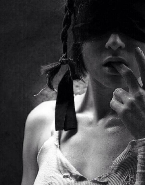 photographer:  Michael Andrewssource:  bangkissbiteplease leave all credits intact