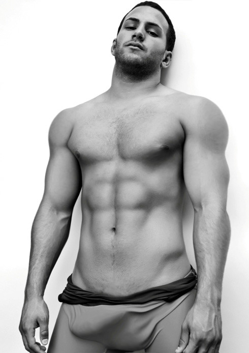 piledriveu:  tight bods…….clean shaven…….beards……stubble…….showing