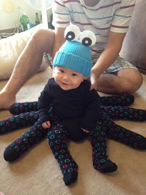 awesome-picz:     Baby Halloween Costumes That Are So Cute, It’s Scary. 