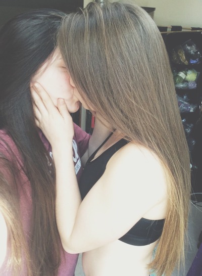 Cute Lesbian Couple Kissing Tumblr Cute Lesbian Couple Kissing Tumblr