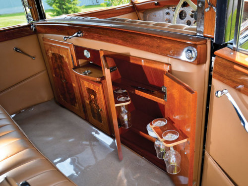 psychotic-sexxxaddict:anyskin:1929. Rolls Royce Phantom II All Weather Tourer Amazing little ass! He