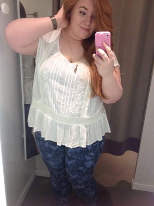 apple-pie-thighs: Some ootd pix while I wait for Monty I guess :0