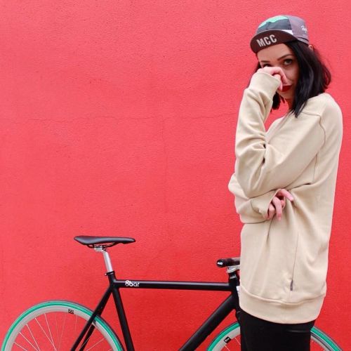 thebicycletree:  @brevtel and her #8bar #mylegsaremygears #fixedgear #trackbike #fixiegirl #fixiegir