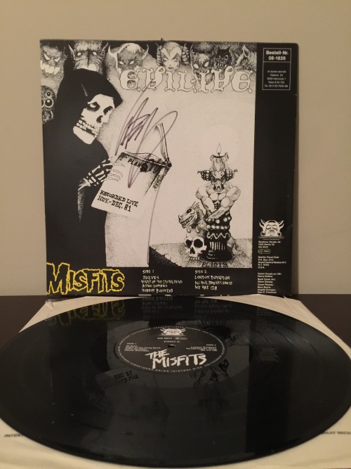 Feast your eyes upon..The Misfits Wolfsblood/Earth AD &amp; Evilive German pressings. The E