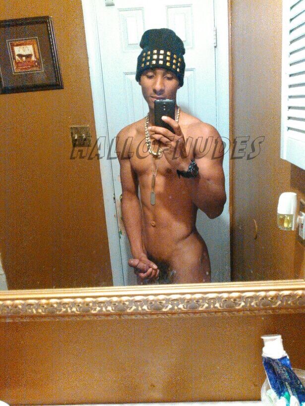 hallofnudes:  He say it’s 8 inches 😭😭😭 Hit this DL dude up y’all  His