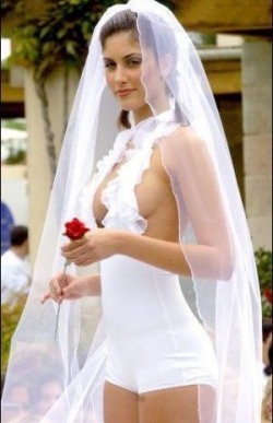 worldofsexybrides:  Wedding dress good look