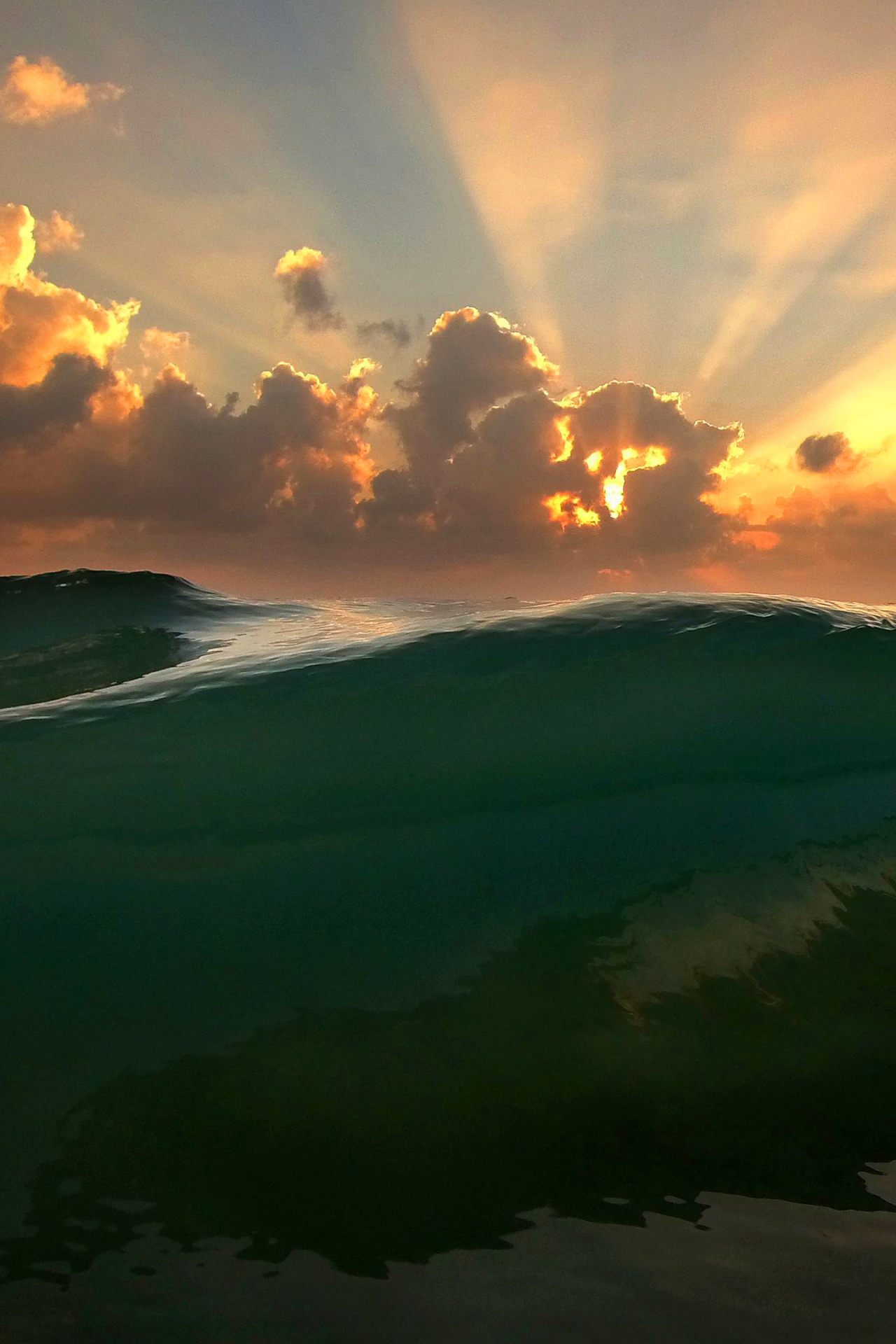 highenoughtoseethesea:  Sunrise over the Surf  that is fucking awesome