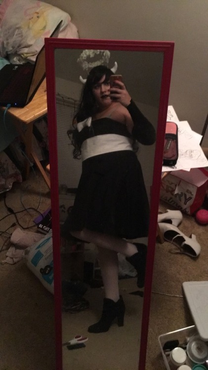 candyredterezii:It’s me Alice Angel Yeah I basically got everything done! Just gotta clean up some s