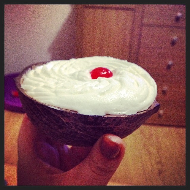 Coconut ice cream… In a coconut ☺️🌴🍦 #food #foodie #yum #tropical #yummy #coconut #icecream #cherry #igdaily #cool #cute #dinner