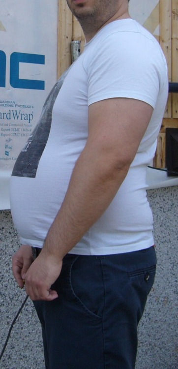 getfatbro:First pic 5 years ago at 200 lbs, cute lil belly - Now 250 lbs, getting seriously fat