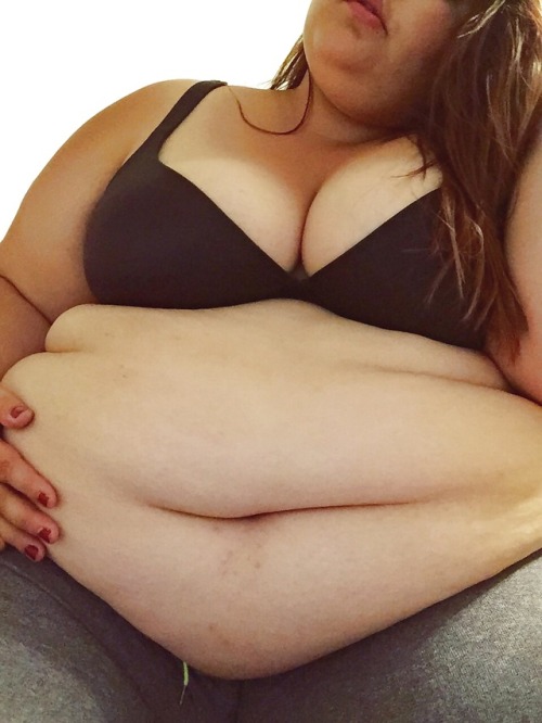 hornyssbbwwhales:Wanna fuck a horny fatty? - CLICK HERE!