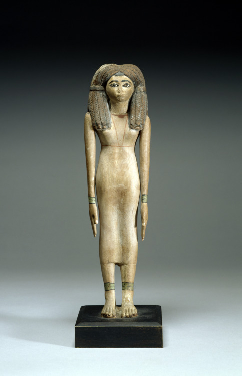 Standing figurine of a woman, Middle Kingdom; 12th dynasty; c. 1930 BC 