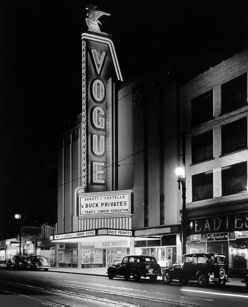 art-decodence: Movie theaters that were designed and built from the 1920s through the 1940s were lik