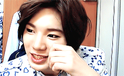    Gorgeous Maknae (╯≧Д≦)╯︵ ┻━┻   