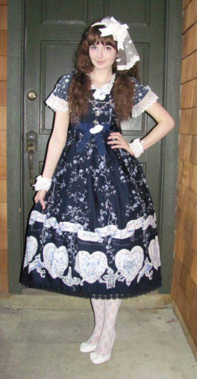 surrenderingmymanhood:  Girly stuff I like…love her outfits  (Source: lavenderlillies at http://daily-lolita.livejournal.com/5686280.html)