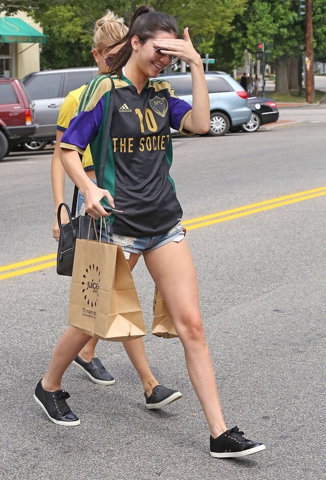 theperksofbeingajenner:  July 1st, 2014 - Kendall and Hailey Baldwin leaving Juice