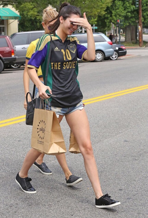 theperksofbeingajenner:  July 1st, 2014 - Kendall and Hailey Baldwin leaving Juice Press in Southampton 