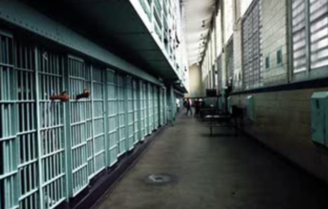 &mdash;&mdash;&mdash;-&gt;JAIL SHIT&lt;&mdash;&mdash;&mdash;-