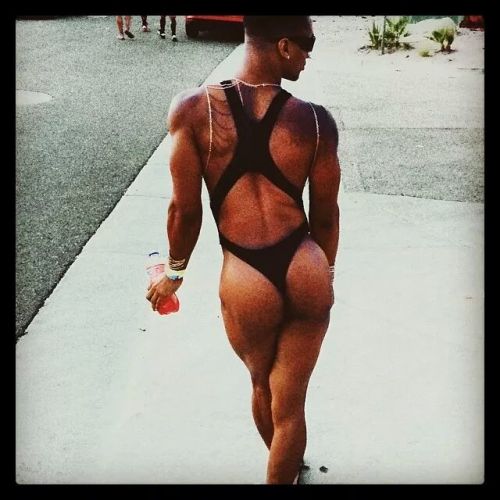 Azz like his mama