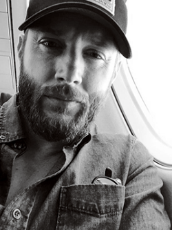 poorbeautifuldean:  @JensenAckles… planes, trains &amp; automobiles  